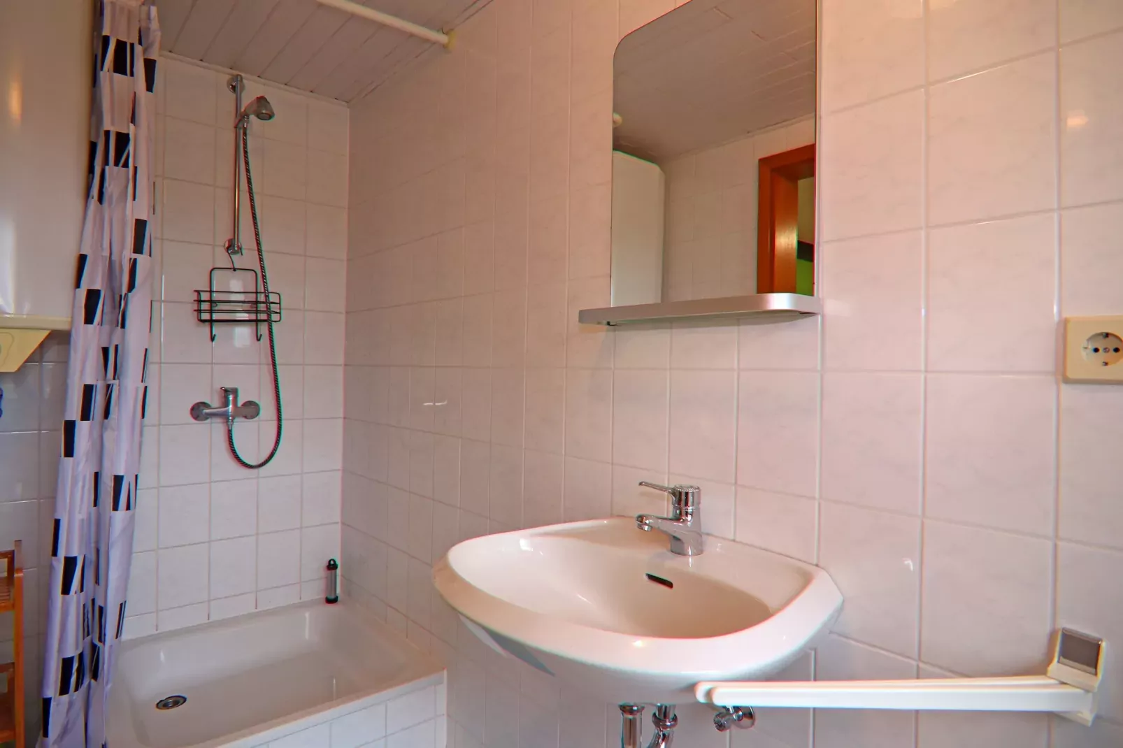 Ferien unterm Reetdach-Bathroom