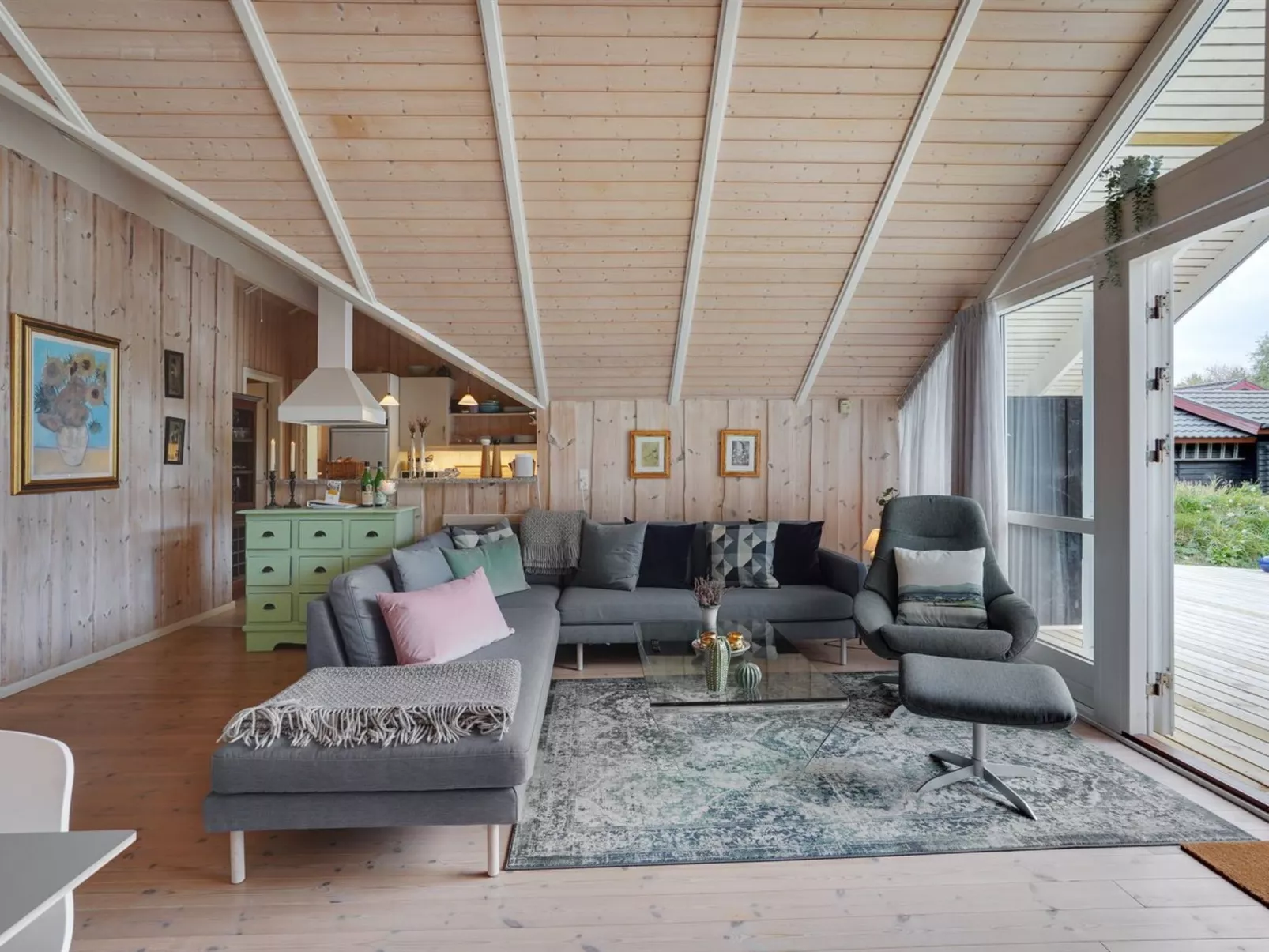"Varpu" - 1.6km from the sea-Inside