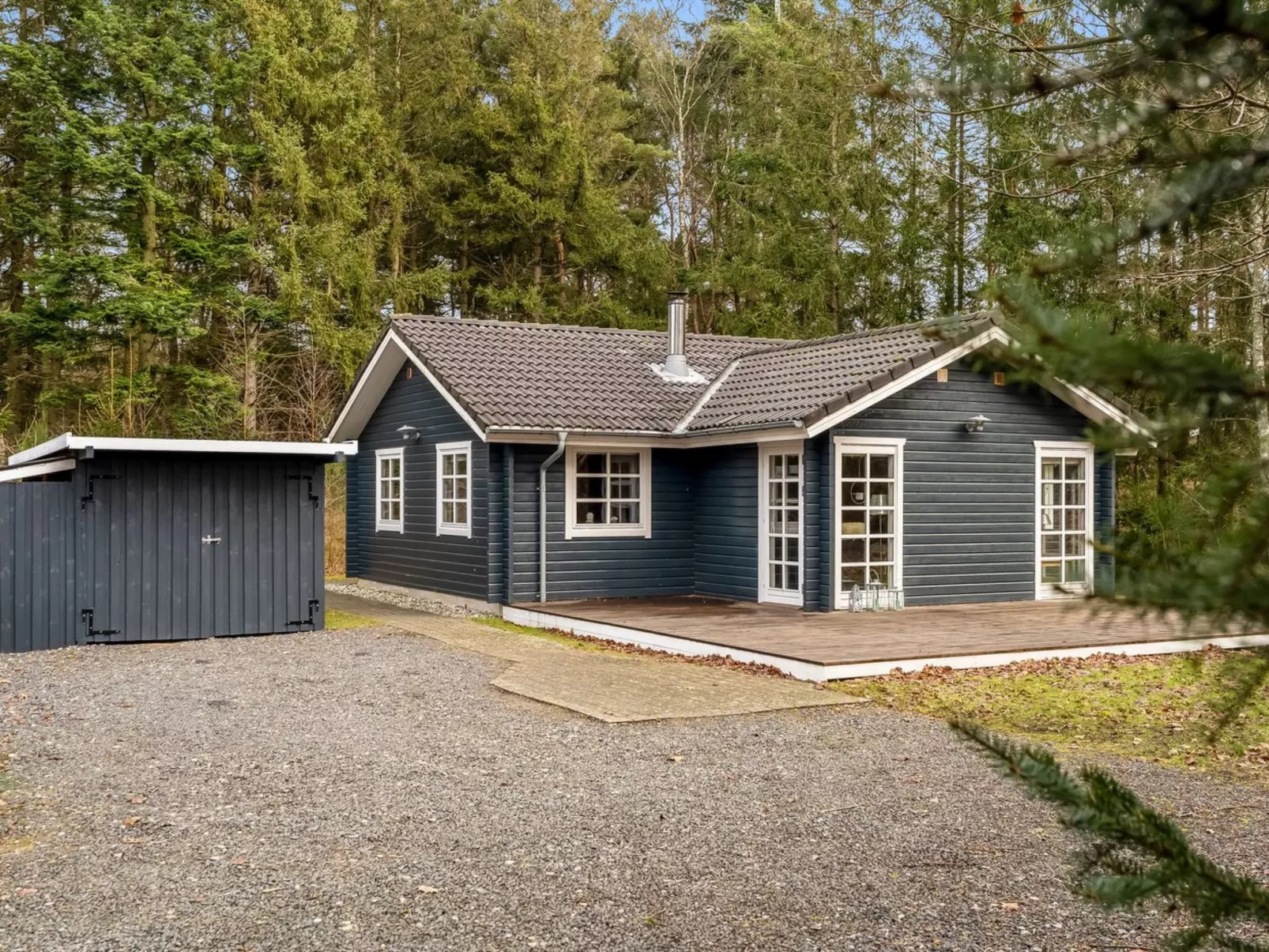 "Iorund" - 9km from the sea-Outside