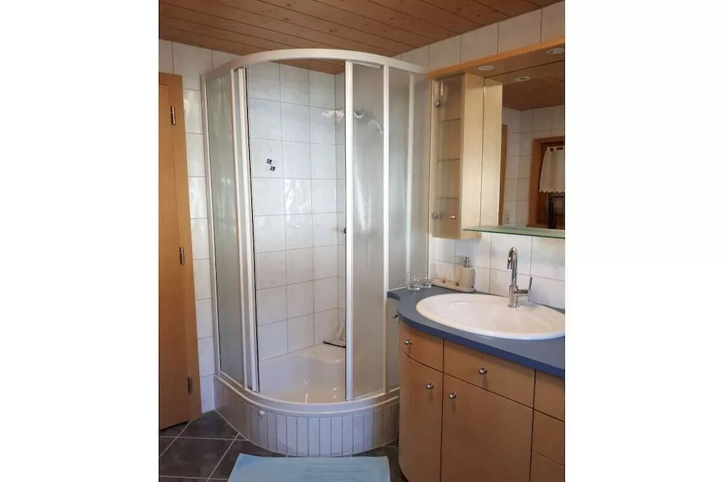 374386-Nicht getaggt