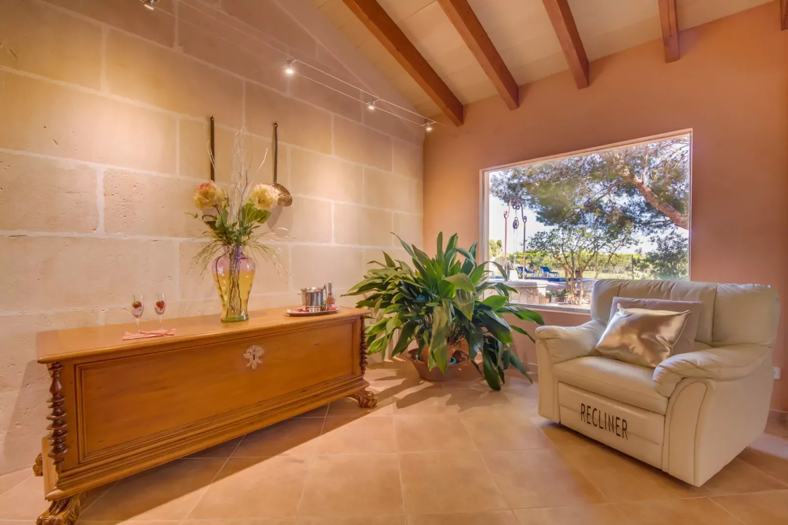 Can Ribas-Living room