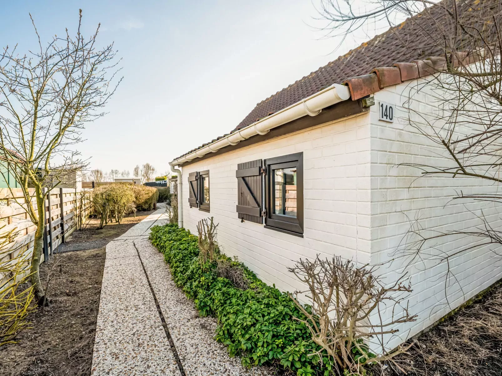 Beluga with parking and shared pool-Dehors