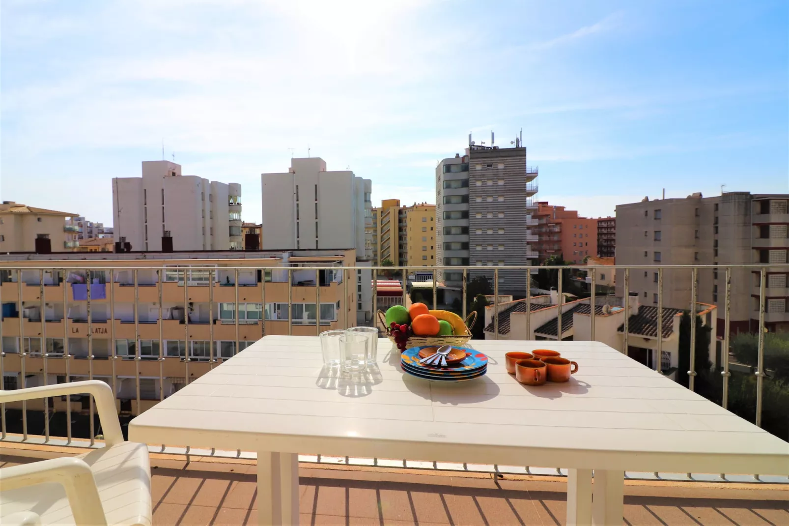 DELTA 4 2 Roses-Terrassenbalkon