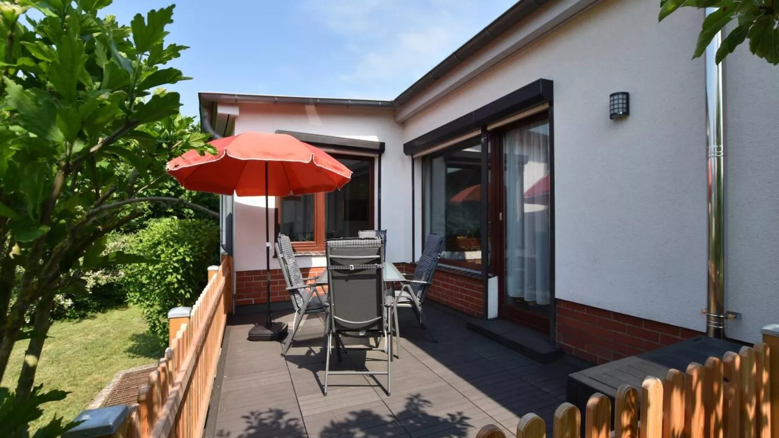 Hecht-Terrace balcony