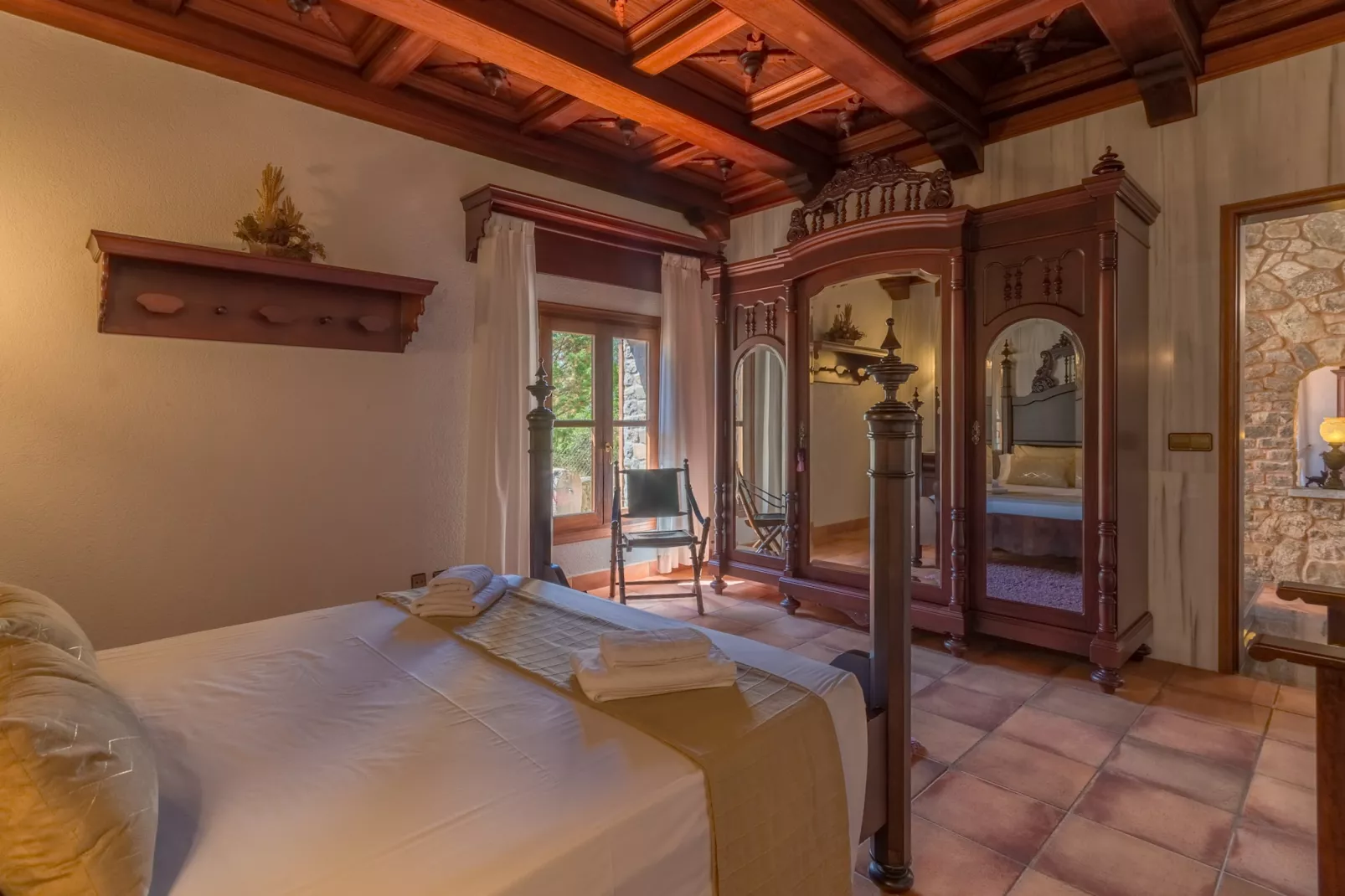 Buitre negro, Finca 5StarsHome Mallorca-Bedroom