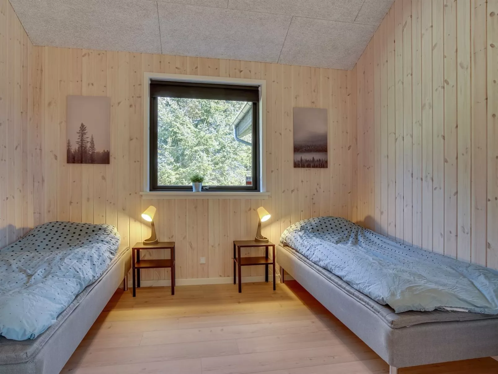 "Bentine" - 1.6km from the sea-Inside