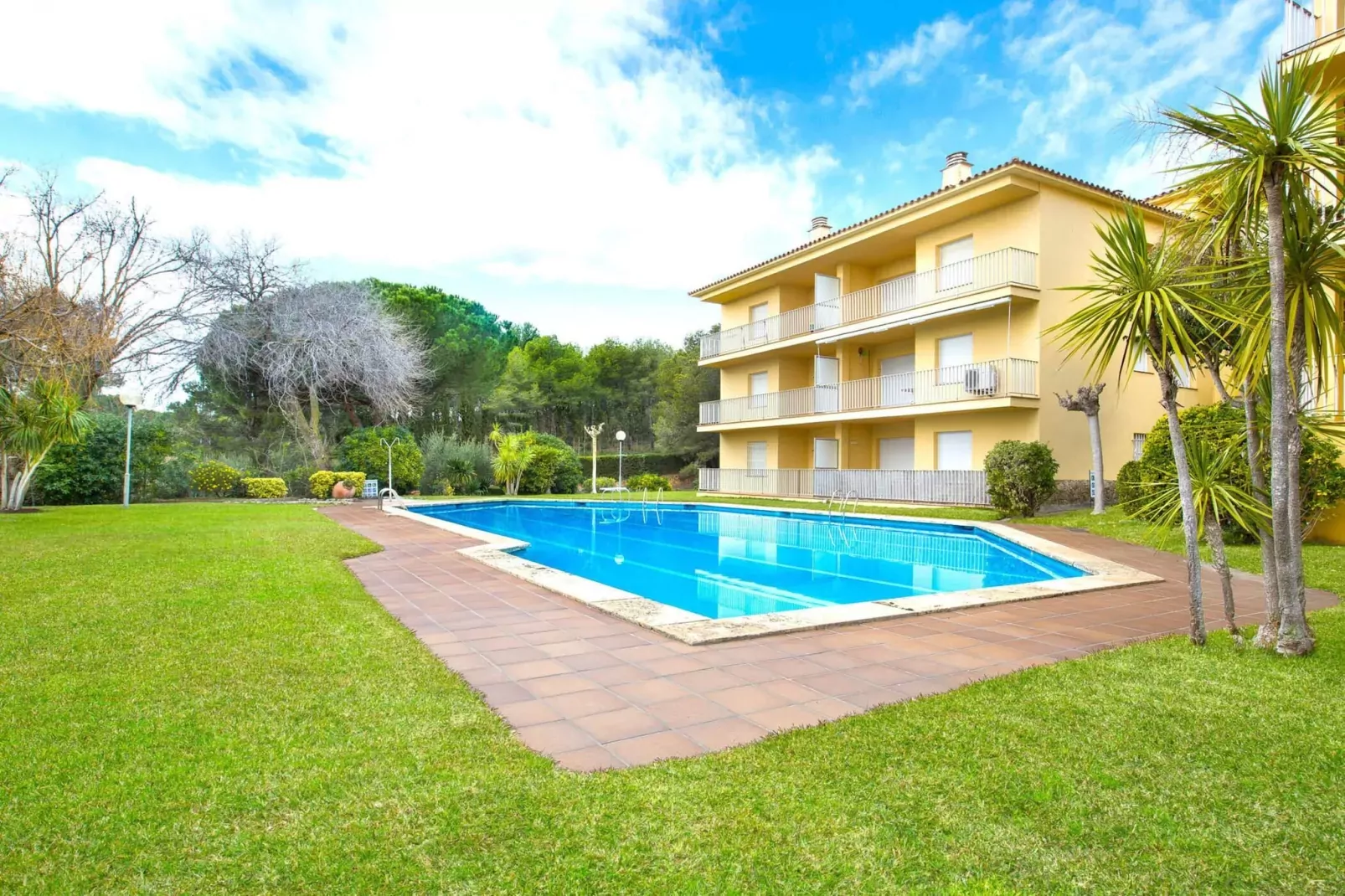 Cenit A-1-Exterior summer