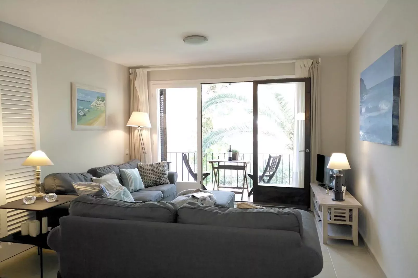 Cliper B-2-Living room