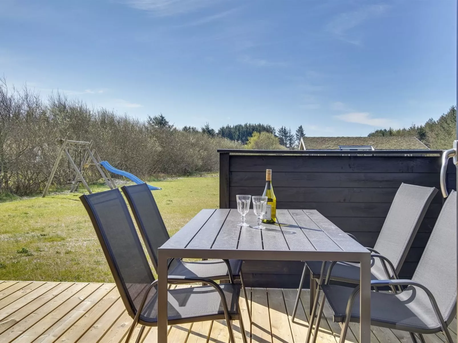 "Bentine" - 1.6km from the sea-Outside