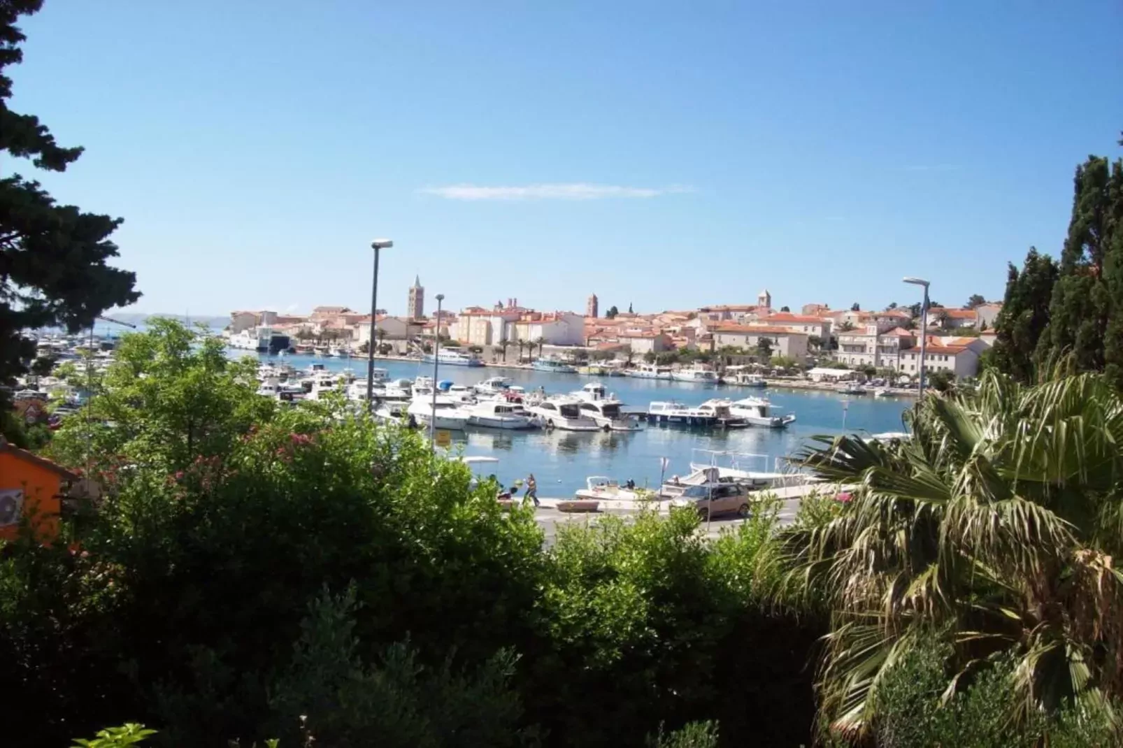 Max - Two Bedroom Apt with Balcony and Sea View-Areas summer 5km