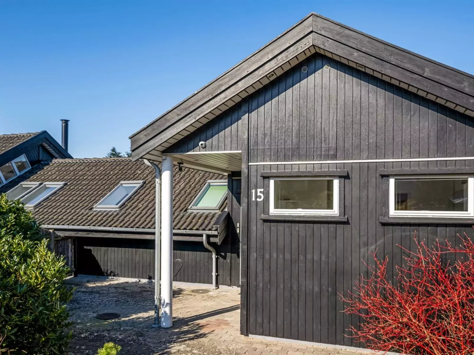 "Hughe" - 1.3km from the sea-Outside