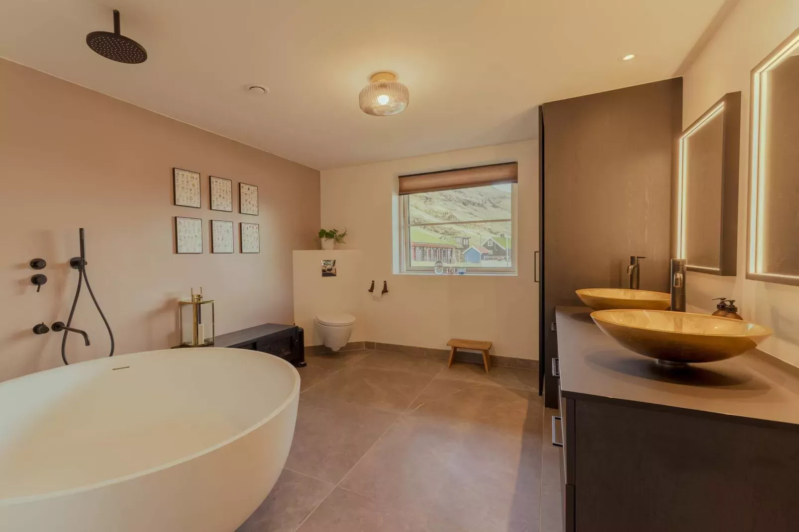 Luxury Villa in Tjornuvík - By Traum Ferienwohnungen-Indoor