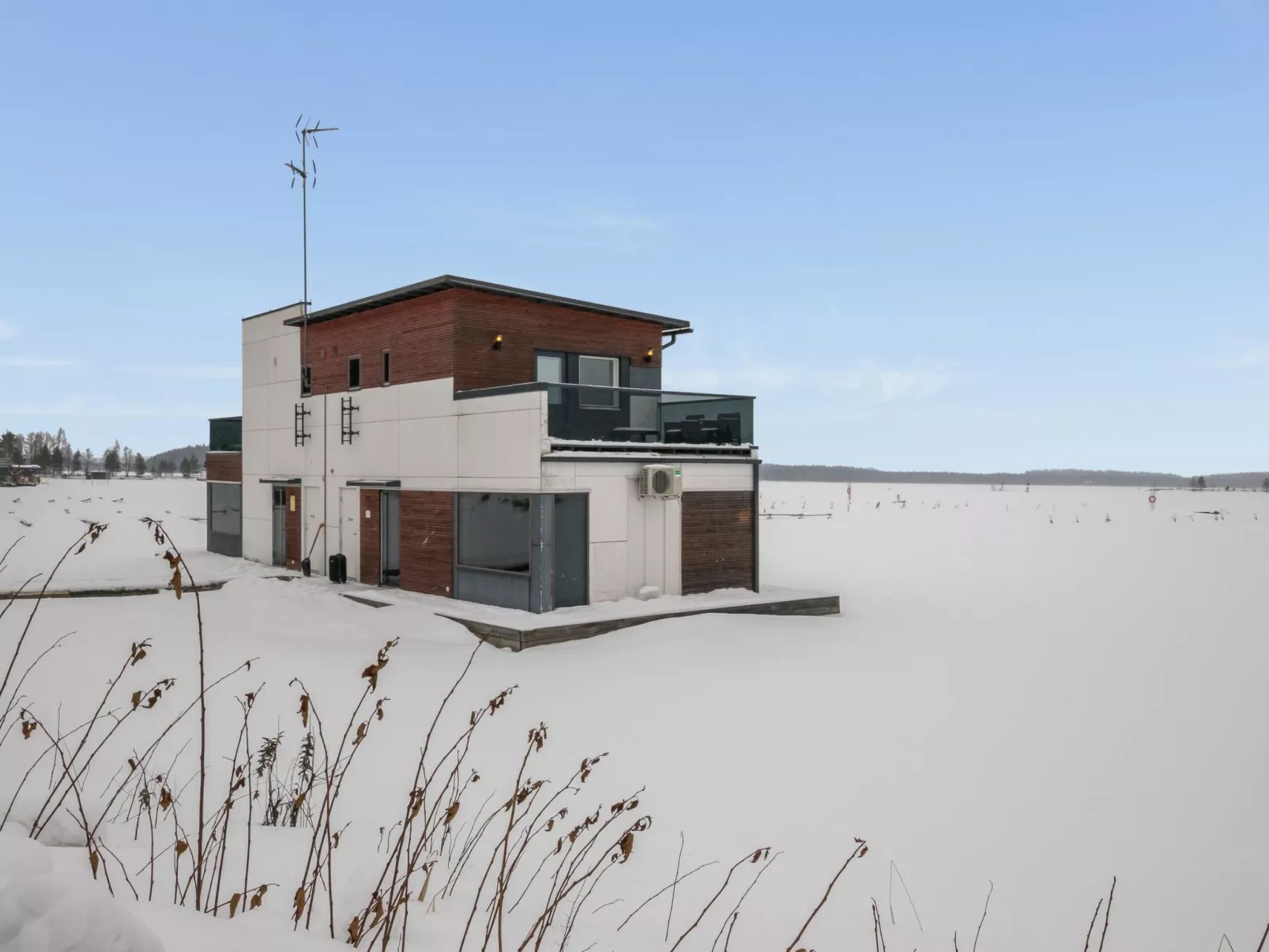 Villa rauha-Outside