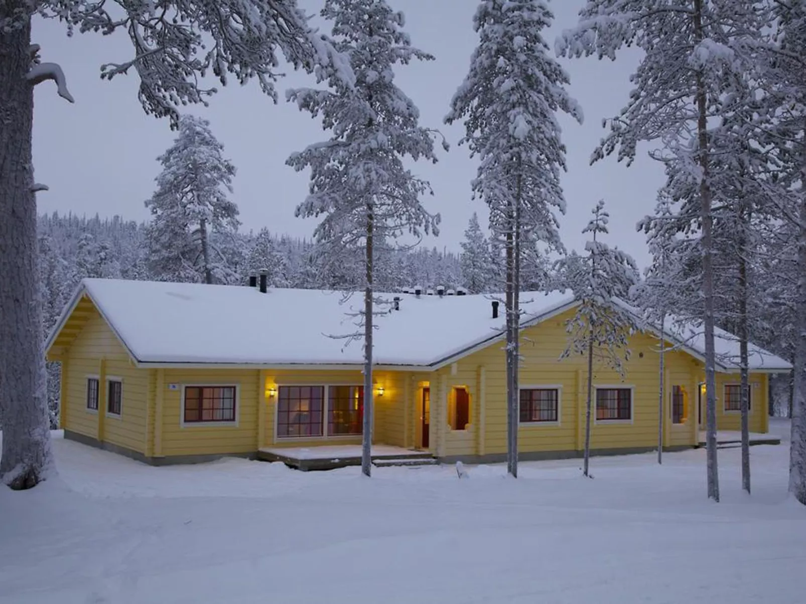 Hampus holiday home-Outside