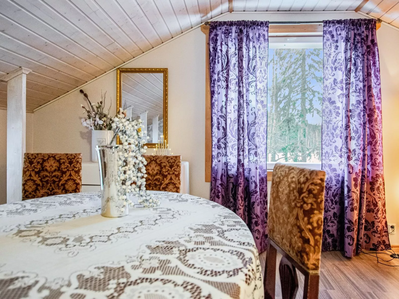 Mänty-linna-Inside