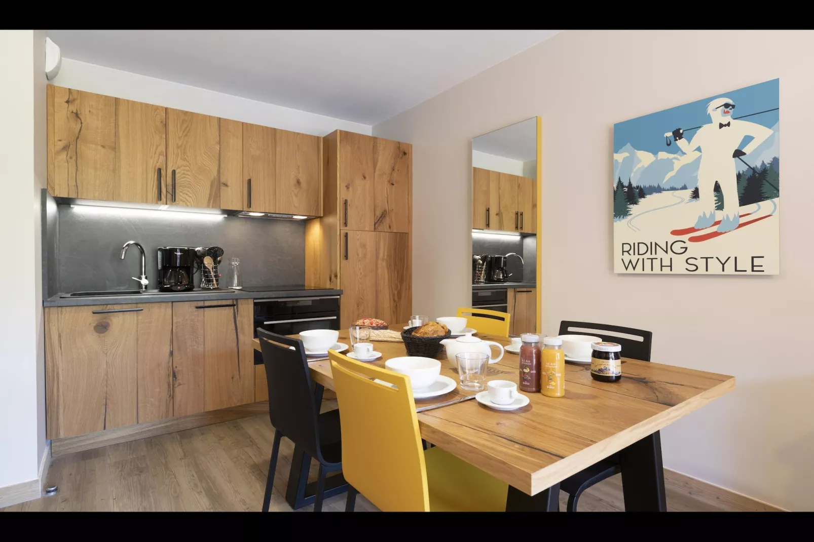 SAMOËNS-S8L-Esszimmer