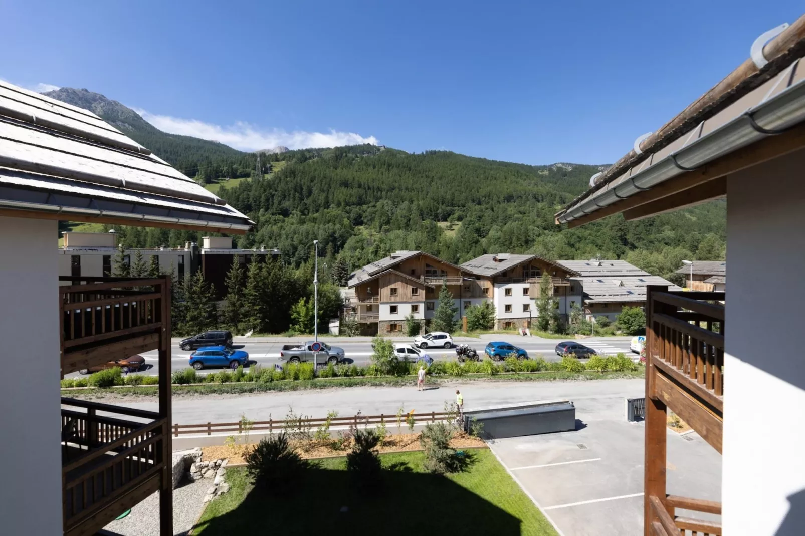 SERRE CHEVALIER Le Cristal Lodge-A26S-View summer