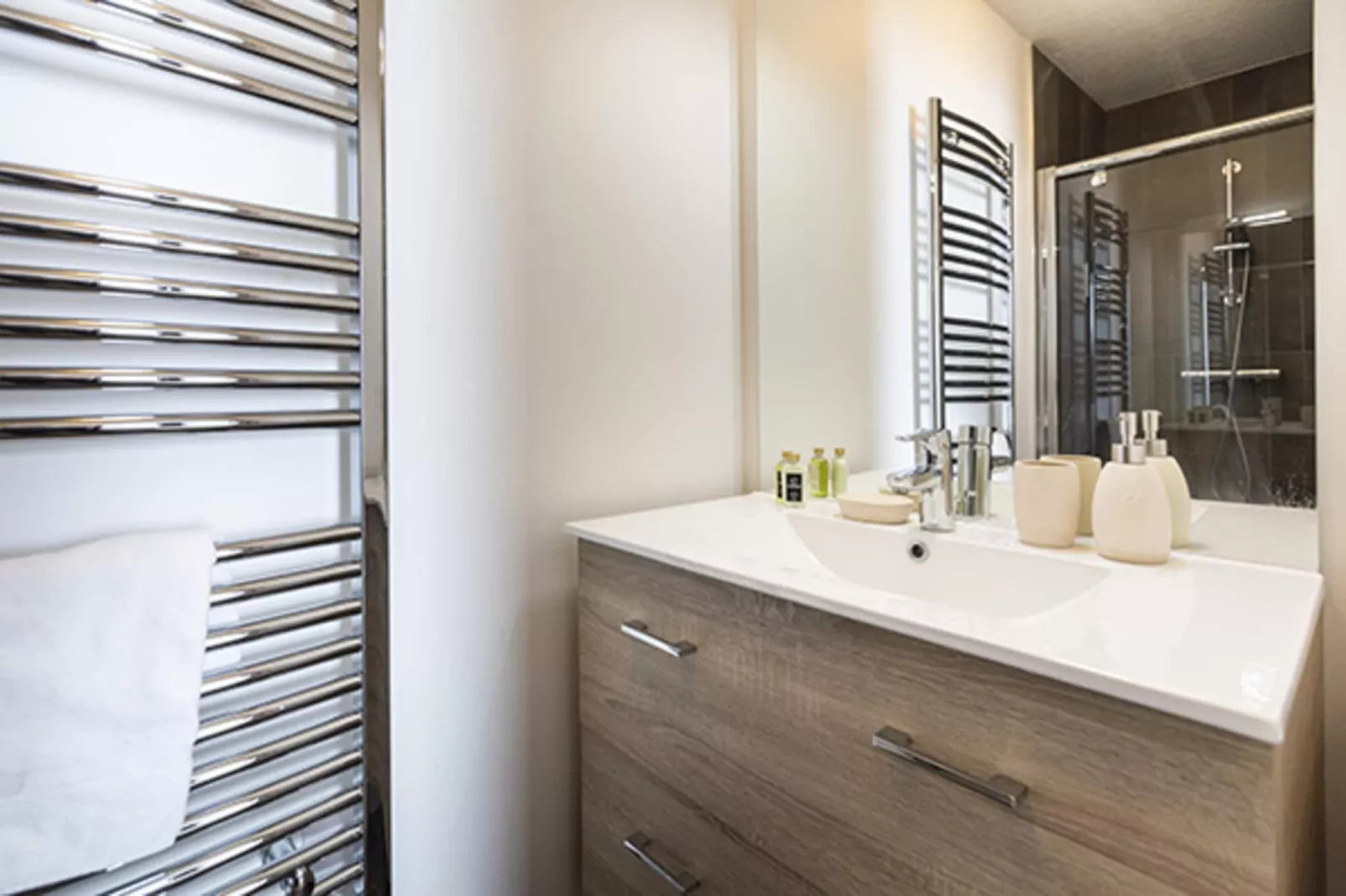 Le Hameau de barthelemy-A36S-Salle de bain