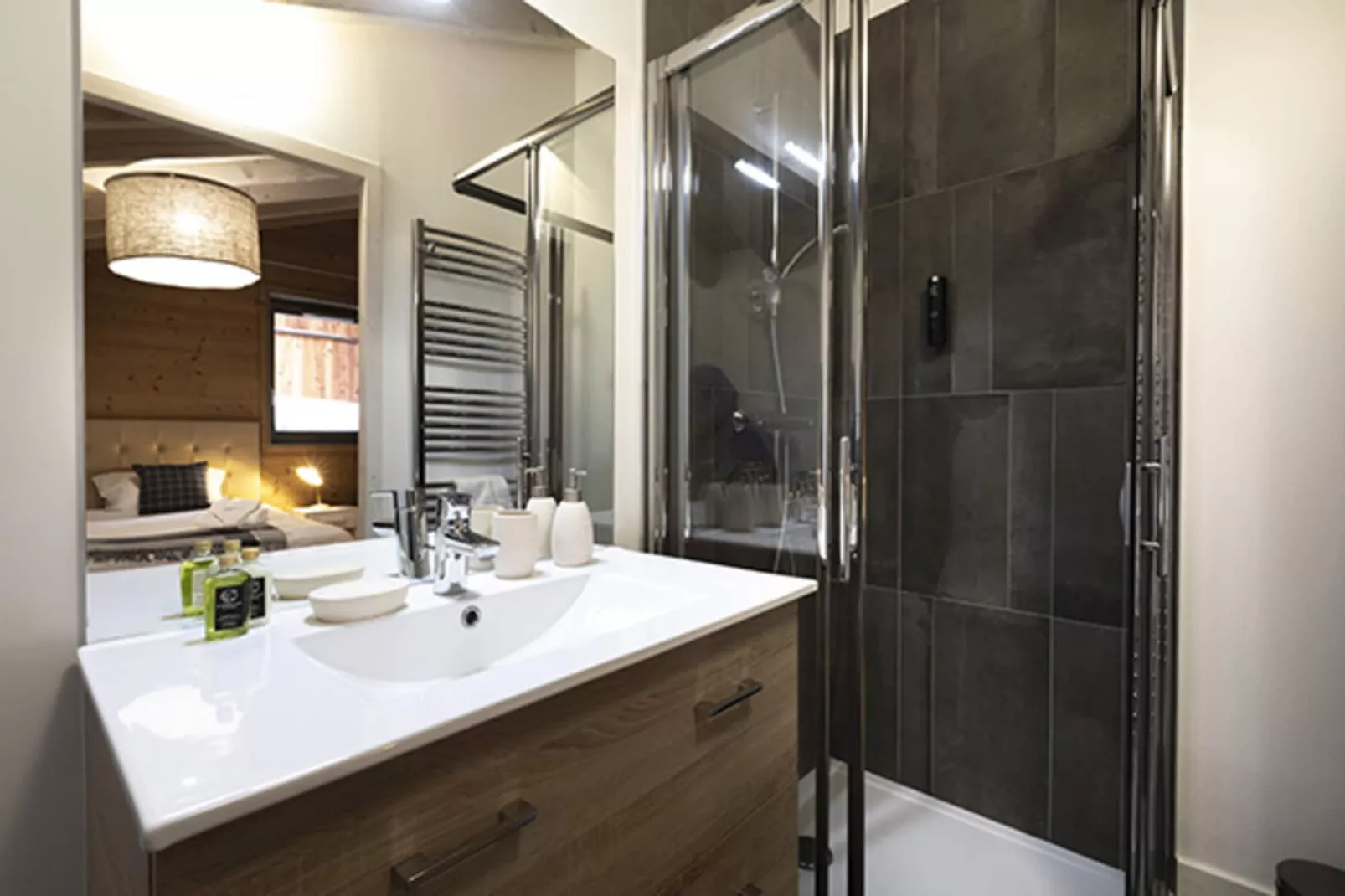 Le Hameau de barthelemy-A38P-Salle de bain