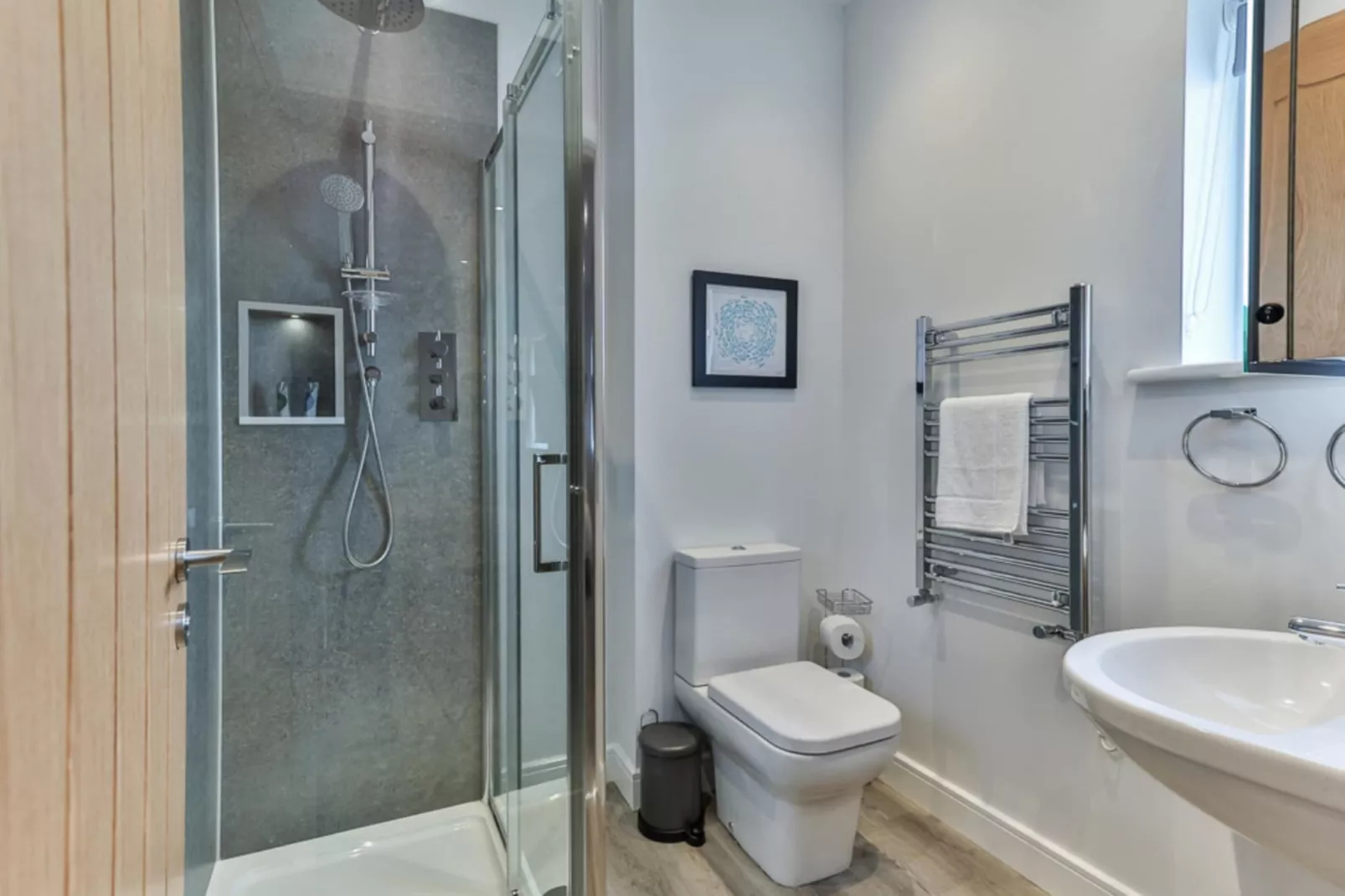 Belle House, Apt 6-Bathroom