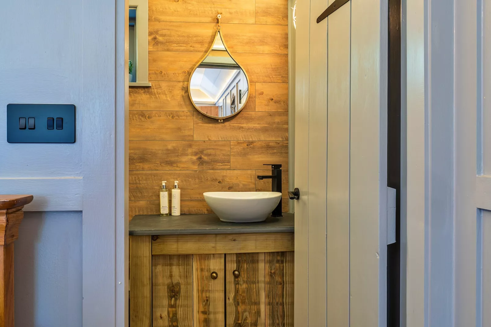 Driftwood-Bathroom