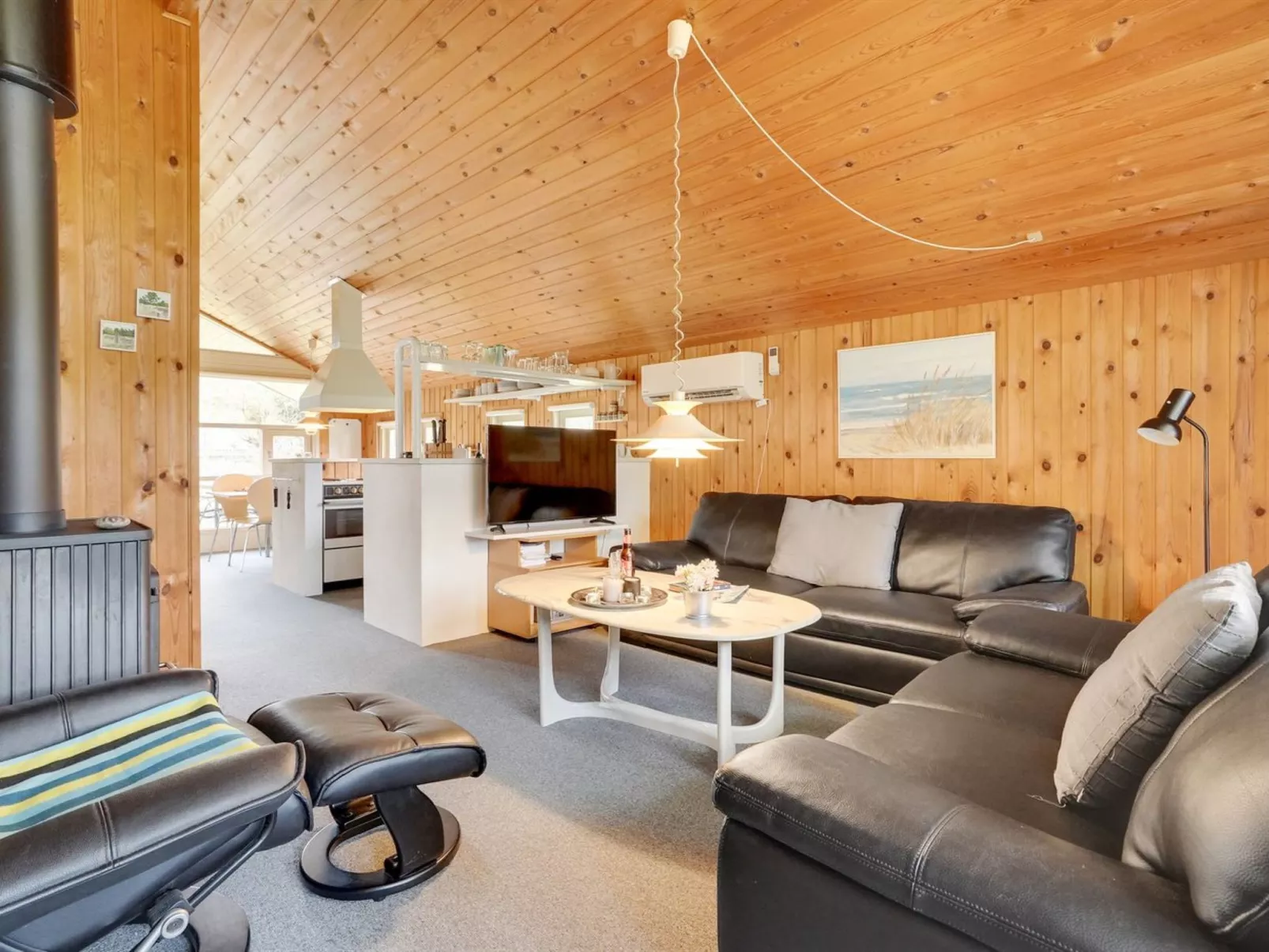 "Alwin" - 2.5km from the sea-Dedans