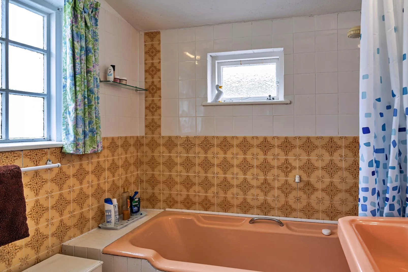 Lewcott-Bathroom