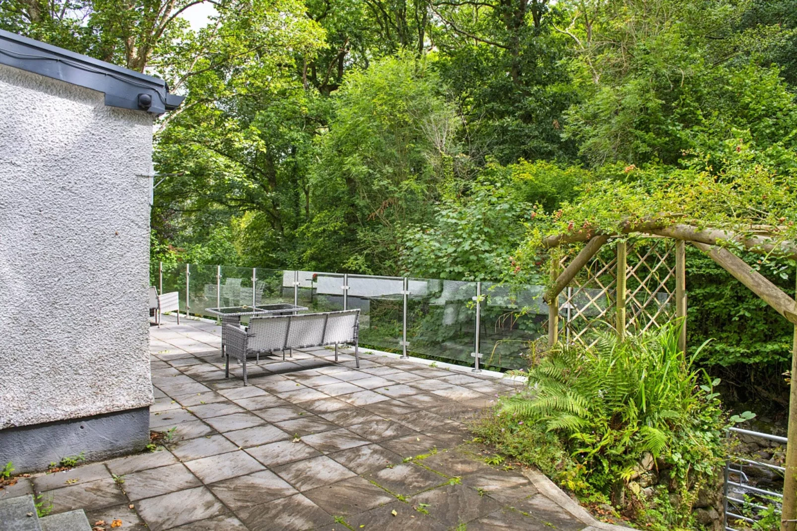 Nant Cottage-Gardens summer