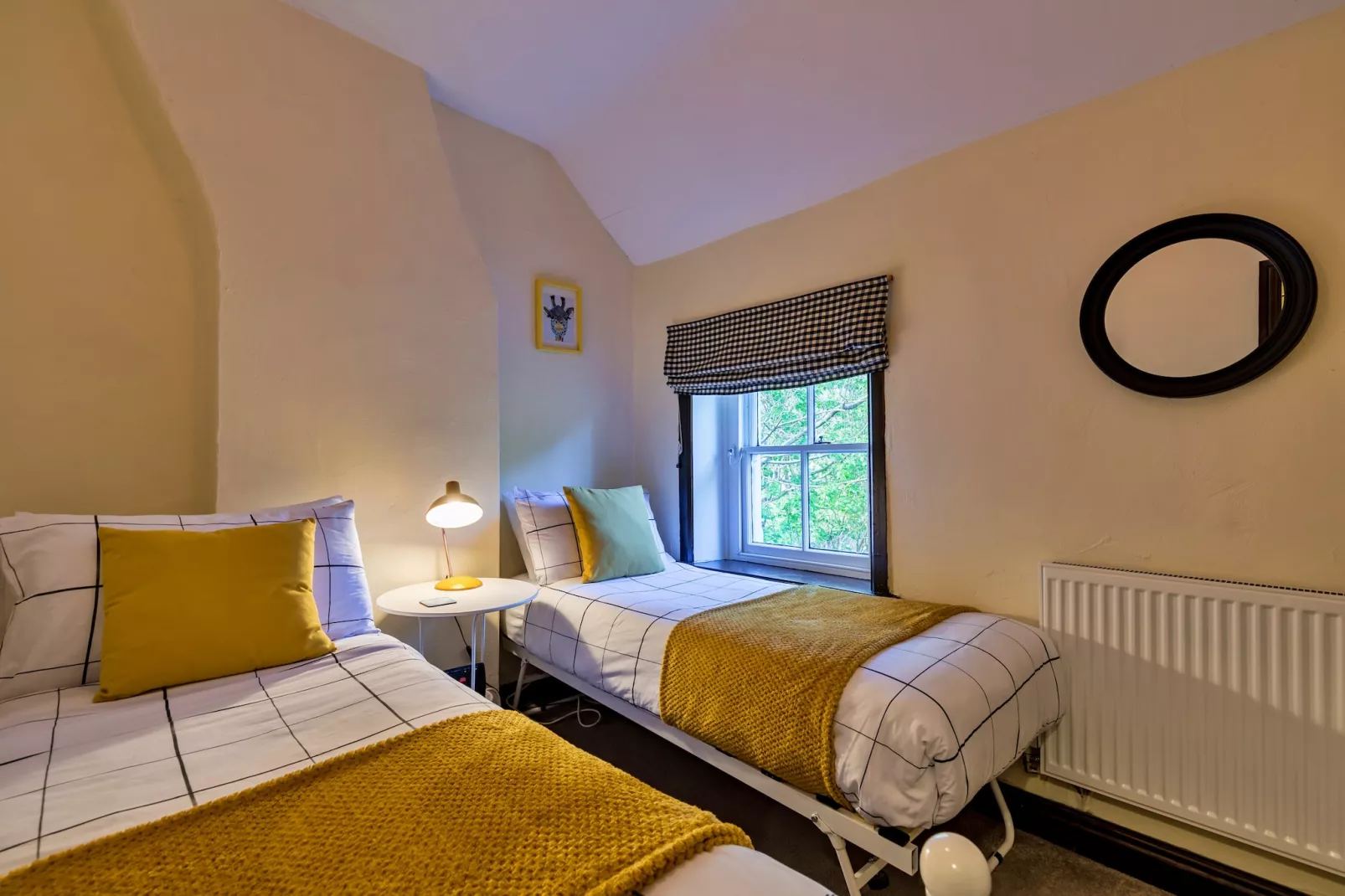 Spring Cottage-Bedroom