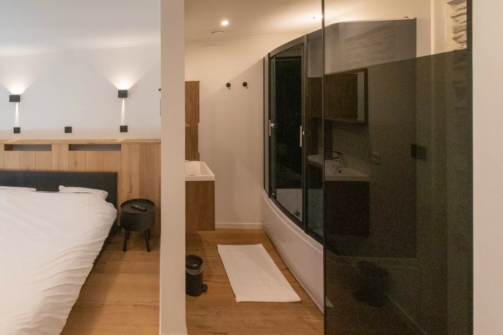 The Cave-Salle de bain