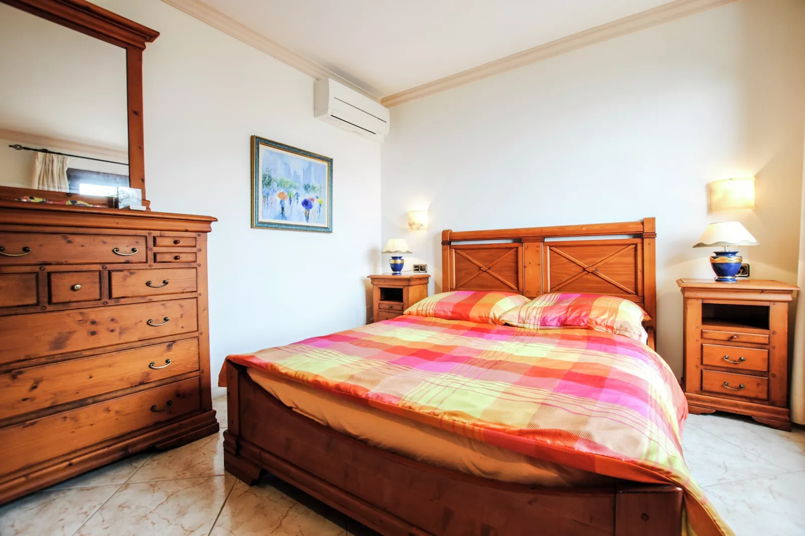 Wundeschönes & Nachhaltiges Casa Cap Vermell-Schlafzimmer