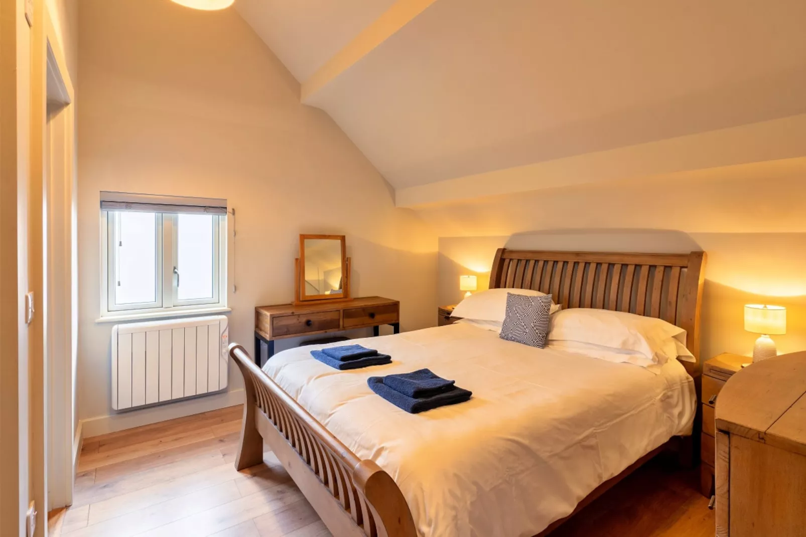 Oak Cottage-Bedroom