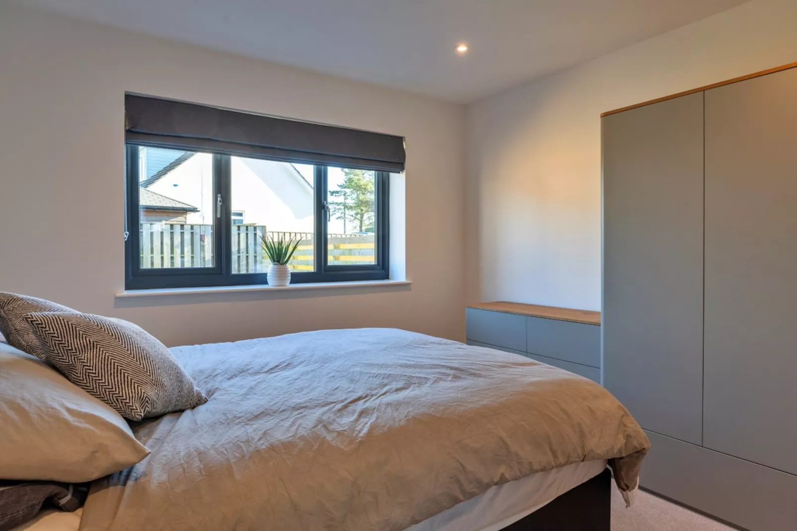 Scilla-Bedroom