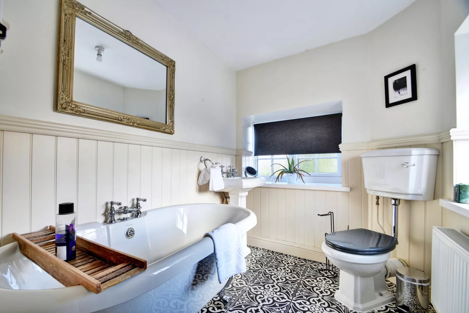 Stable Cottage-Bathroom