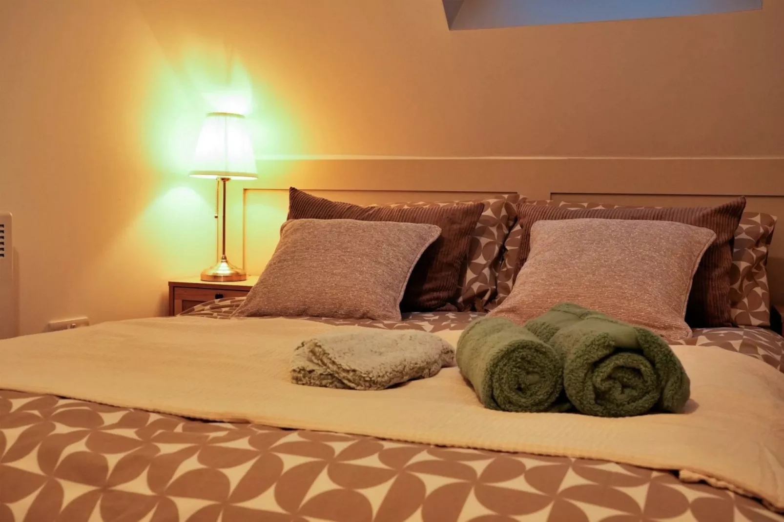 No. 8 Meadow Retreat-Bedroom