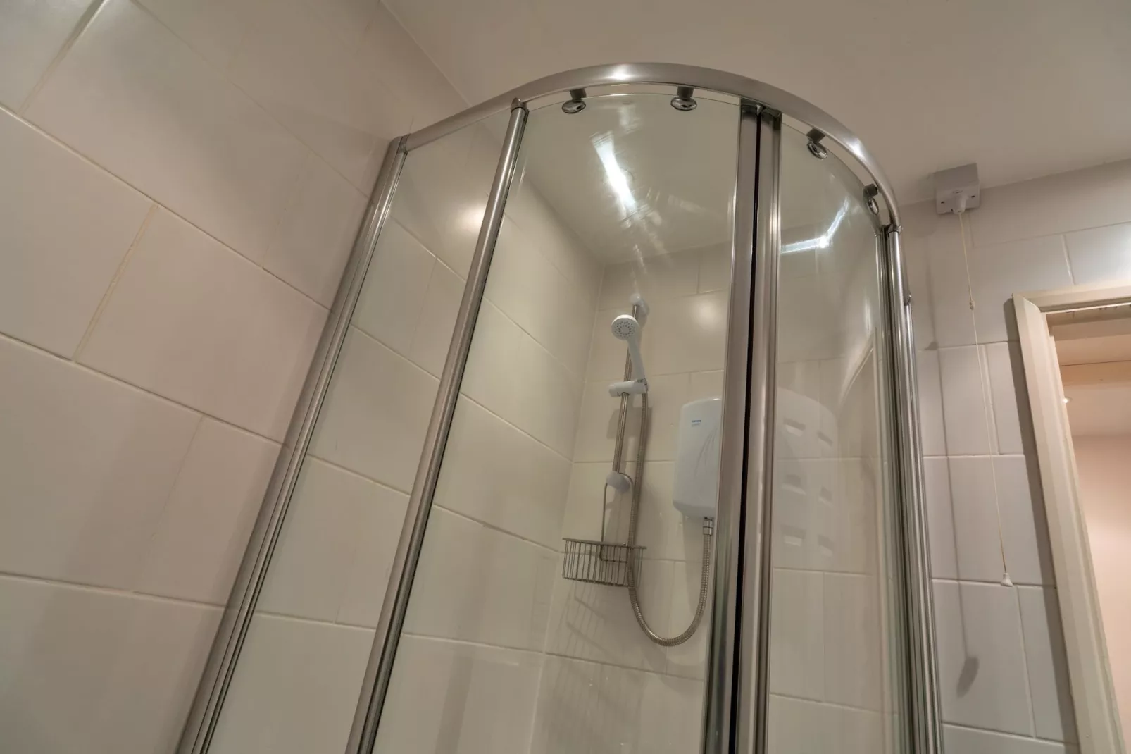 Carworgie Cottage-Bathroom