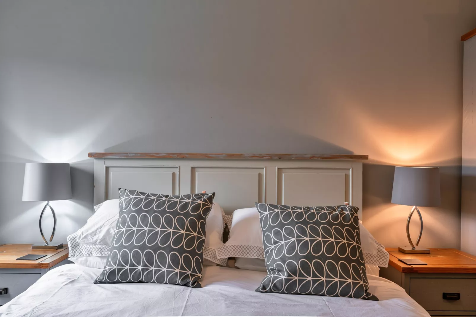 25 The Waves-Bedroom