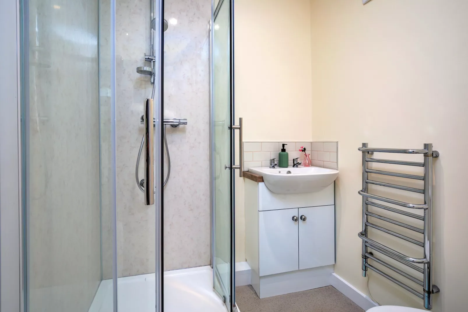 Victory Mill - Apartment Five-Bathroom