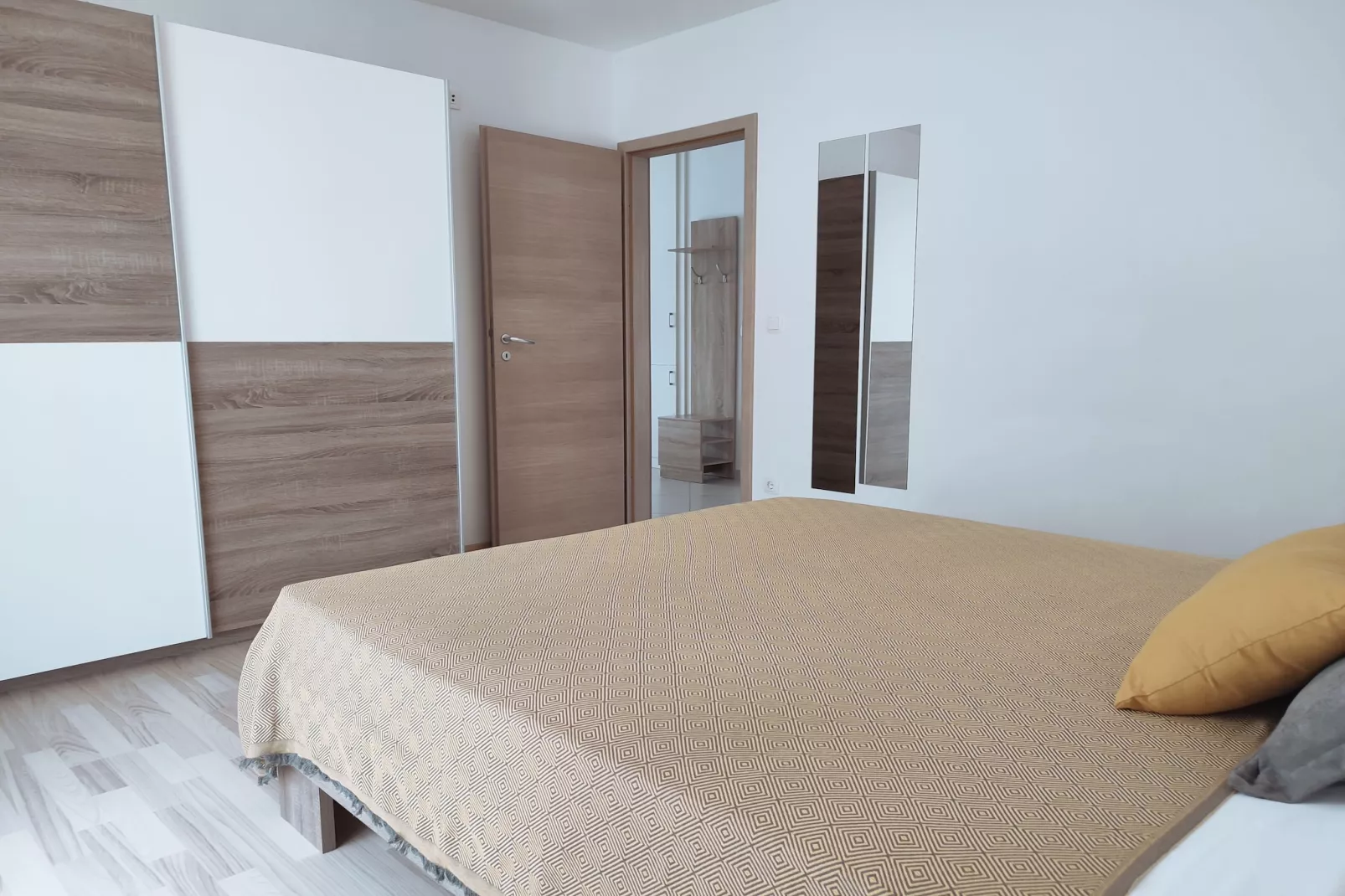 Enelani 2-Schlafzimmer