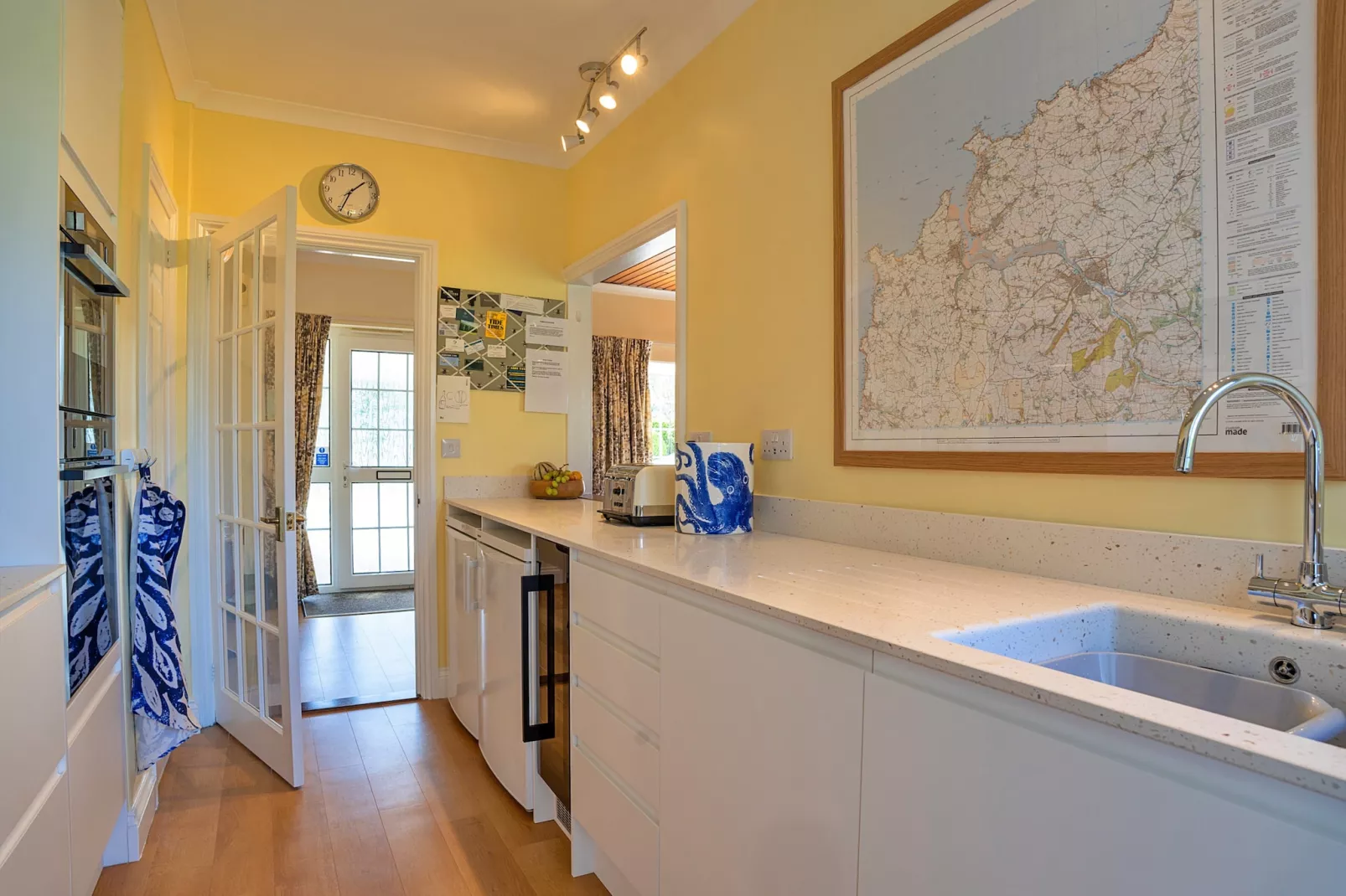 Sunny Nook-Kitchen
