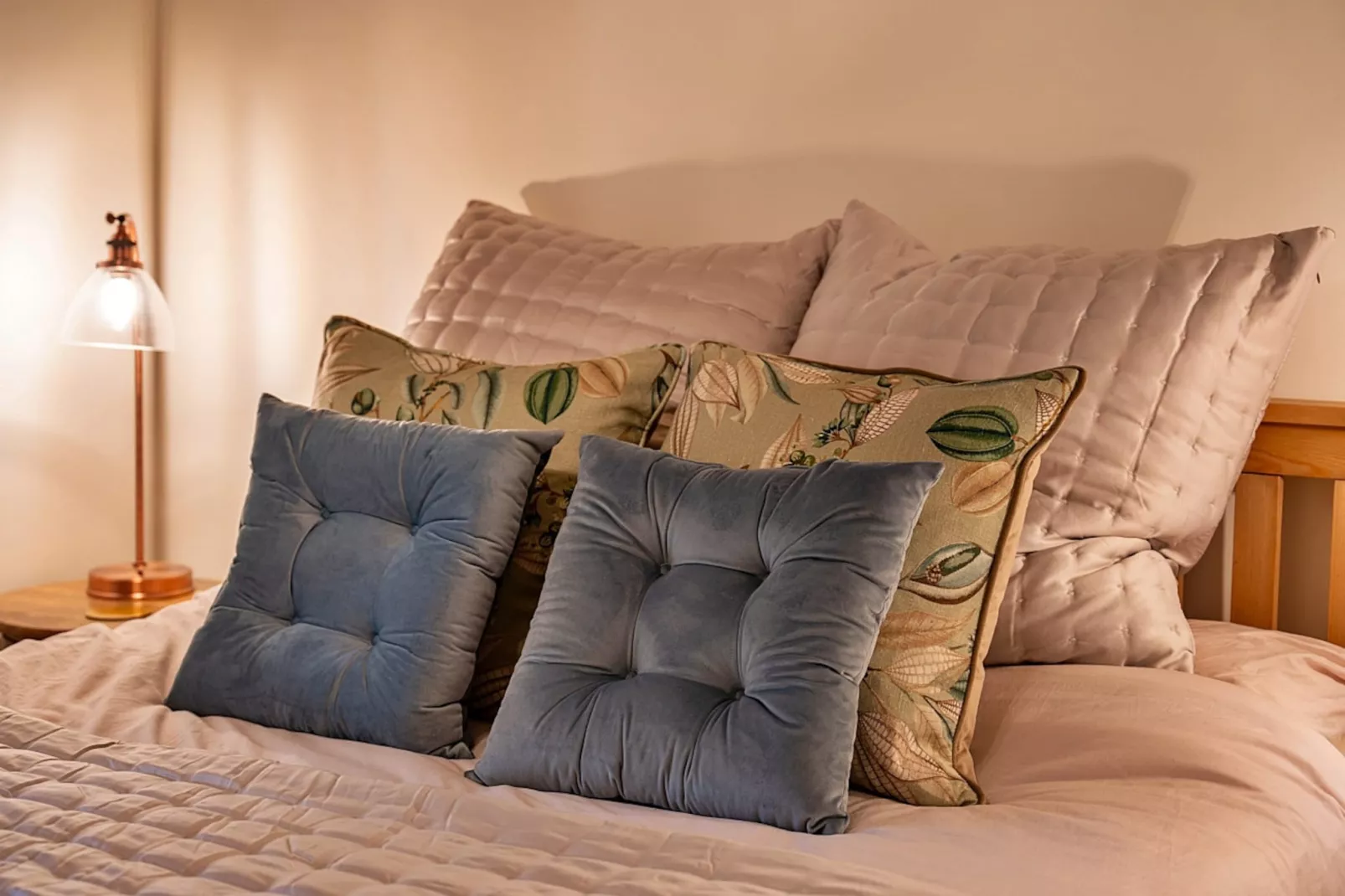 The Thatch at Winterborne Houghton-Bedroom