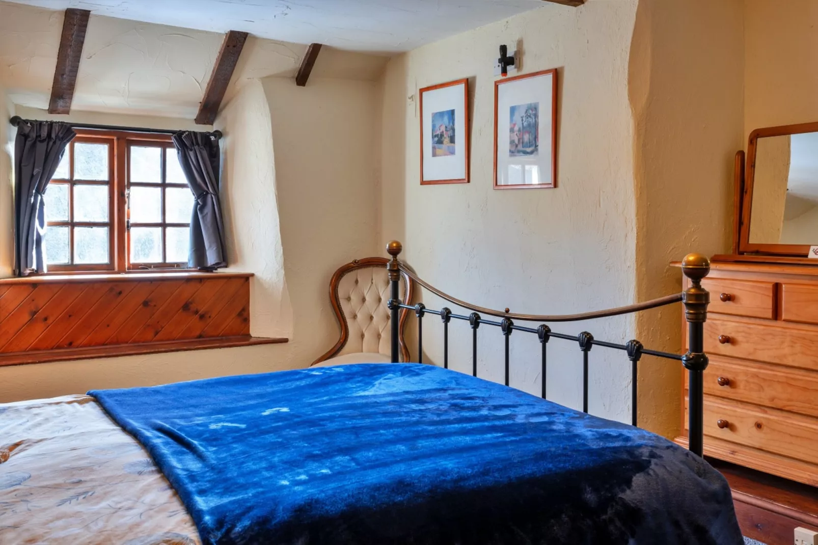 Hope Thatch-Bedroom
