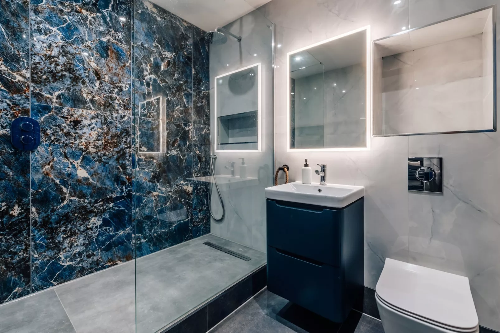 Hazel Rose Cottage-Bathroom