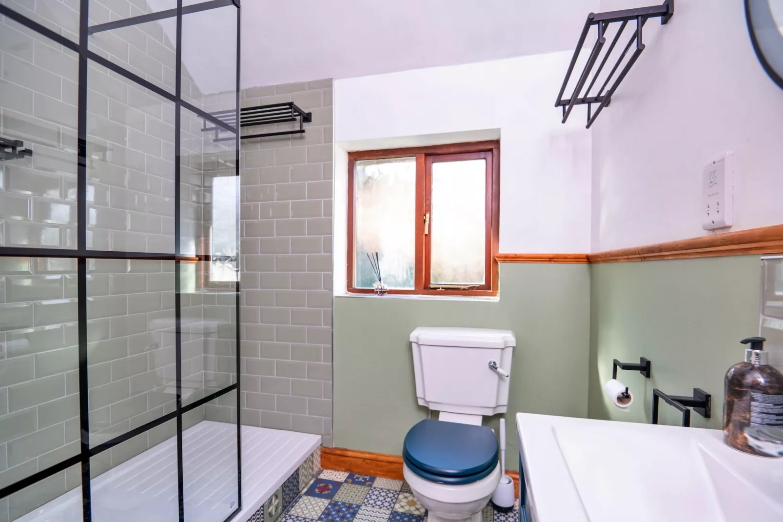 Capel Hebron-Bathroom