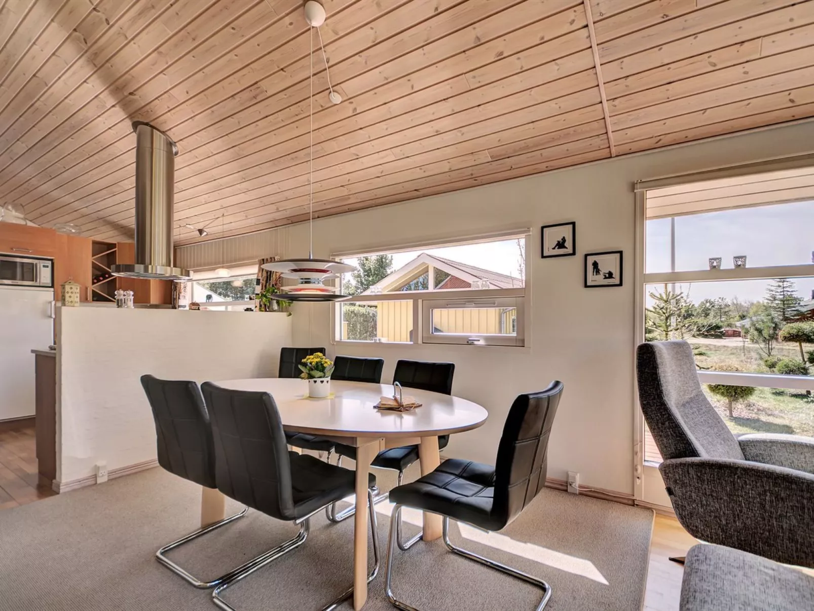 "Vetle" - 2.8km from the sea-Inside