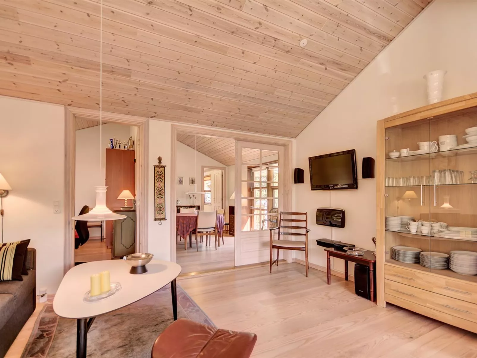 "Vetle" - 2.8km from the sea-Inside