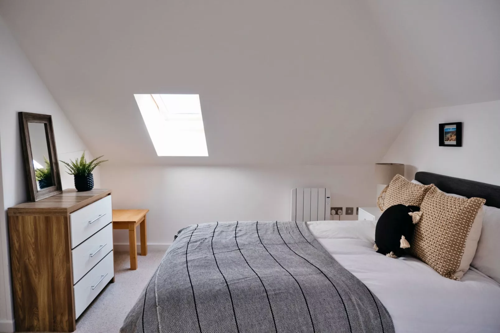 Tolcarne Stay - Luxury Newquay Apartment-Bedroom