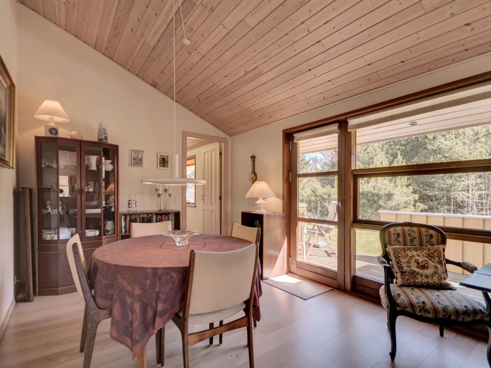 "Vetle" - 2.8km from the sea-Inside