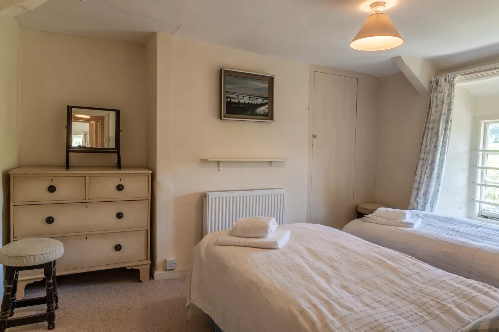 Valley Cottage-Bedroom