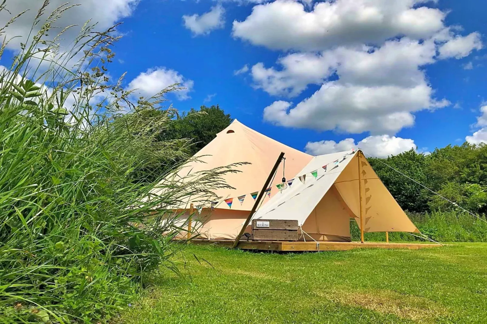 Meadow Glamping Tents-Outdoor